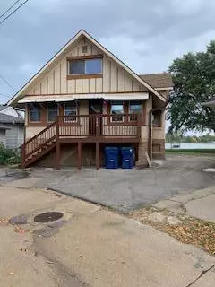 145 Carter Lake Clb, Carter Lake, IA 51510