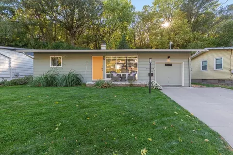 14 Lynnwood Dr, Council Bluffs, IA 51503