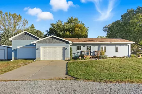 305 E 1st St, Malvern, IA 51551