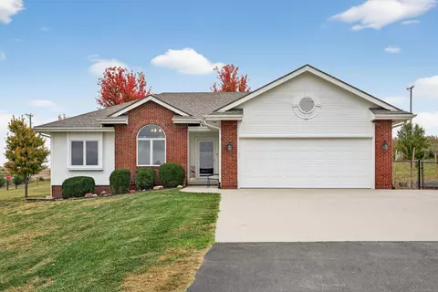 25722 Grace Cir, Glenwood, IA 51534