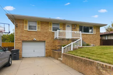 428 S Sierra Dr, Council Bluffs, IA 51503