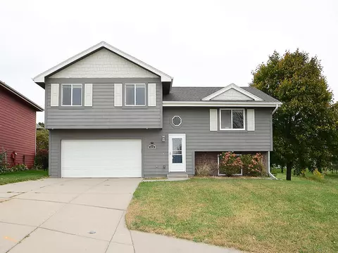 4820 Oneida Cir, Council Bluffs, IA 51503