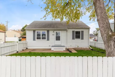 913 S 34th St, Council Bluffs, IA 51501