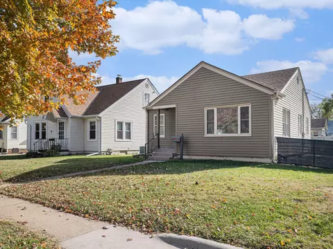 2453 Ave F, Council Bluffs, IA 51501