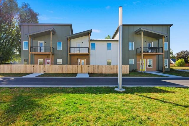 101 S 24th St, Council Bluffs, IA 51501 | MLS# 25-2351 | 29 Photos - Movoto