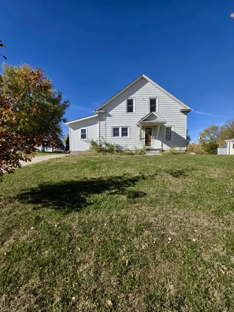 356 S Pine St, Avoca, IA 51521