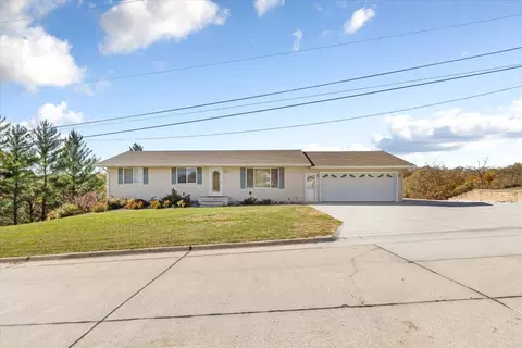 1010 Skyline Dr, Logan, IA 51546