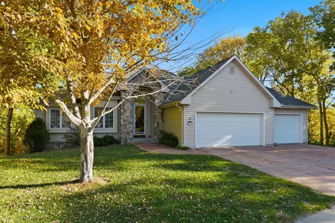1617 Oak Park Rd, Council Bluffs, IA 51503