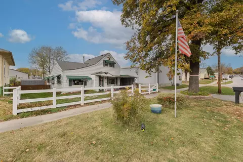 204 S Vine St, Glenwood, IA 51534