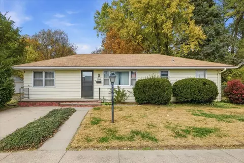 704 Arnold St, Glenwood, IA 51534