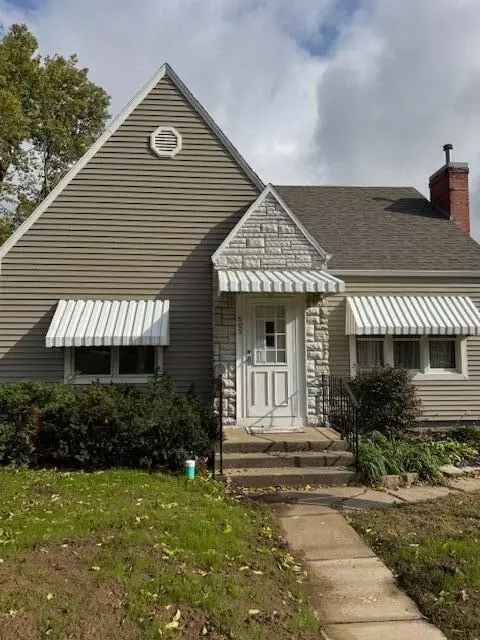 605 N Locust St, Glenwood, IA 51534