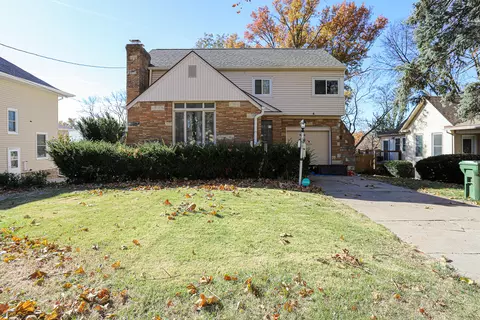 1704 N Bellevue Blvd, Bellevue, NE 68005