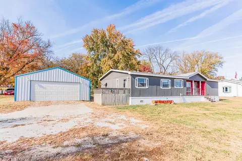2205 Park St, Hamburg, IA 51640