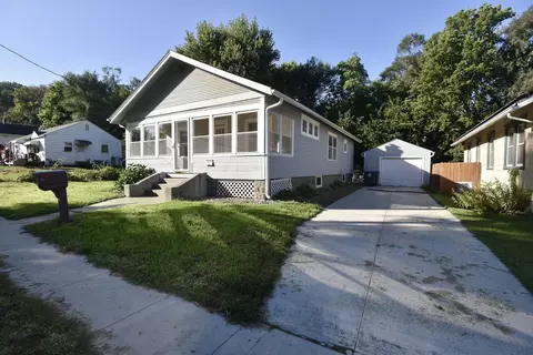 12 Marian Ave, Council Bluffs, IA 51503