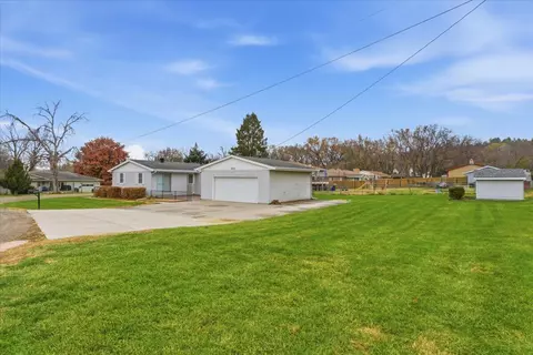 14935 Harriman Ln, Council Bluffs, IA 51503