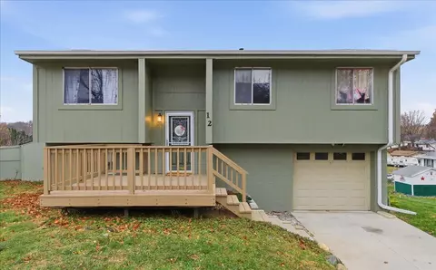 12 Pinehurst Cir, Glenwood, IA 51534