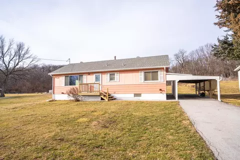 54796 Eads Rd, Pacific Junction, IA 51561