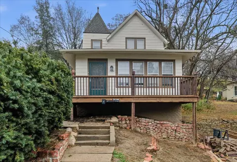 713 Madison Ave, Council Bluffs, IA 51503