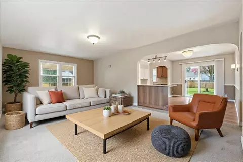 Living - 539 High St, Carson, IA 51525 photo 2 of 8
