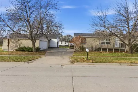 720 S 13th St, Council Bluffs, IA 51501