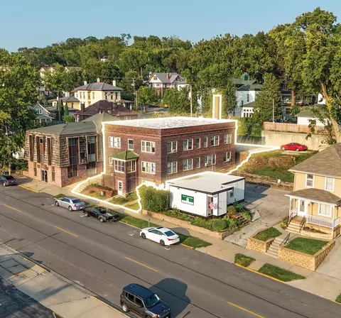 209 S 4th St, Council Bluffs, IA 51503