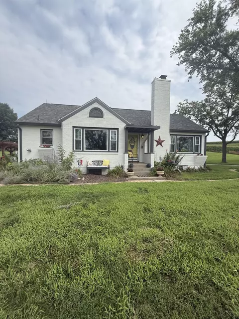 27566 Magnolia Rd, Underwood, IA 51576