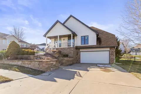310 W Ferndale Dr, Council Bluffs, IA 51503