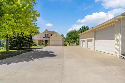 58492 Hilman Rd, Glenwood, IA 51534