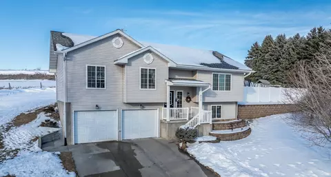217 Fischer Dr, Woodbine, IA 51579