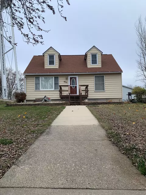 932 Hill St, Cherokee, IA 51012