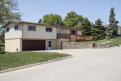 711 N 9th St, Missouri Valley, IA 51555