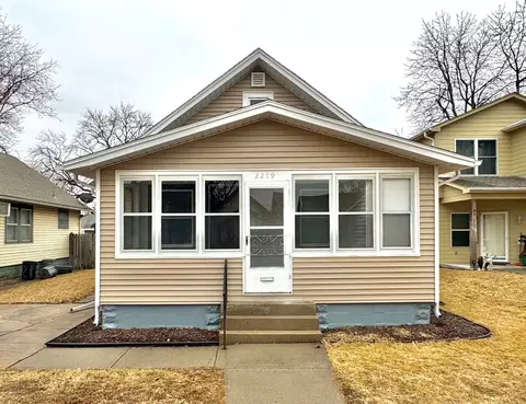 2219 Ave F, Council Bluffs, IA 51501