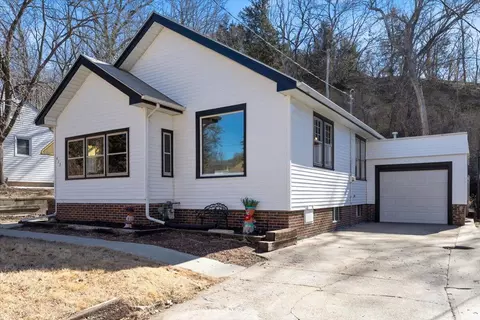 413 W Graham Ave, Council Bluffs, IA 51503