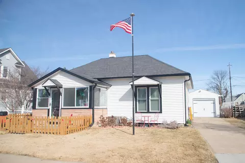 2214 Ave G, Council Bluffs, IA 51501
