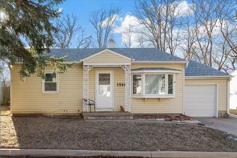1544 Sunset Dr, Council Bluffs, IA 51503