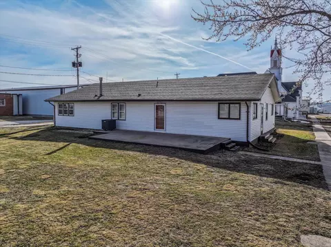 720 724 Jeroleman St, Dunlap, IA 51529