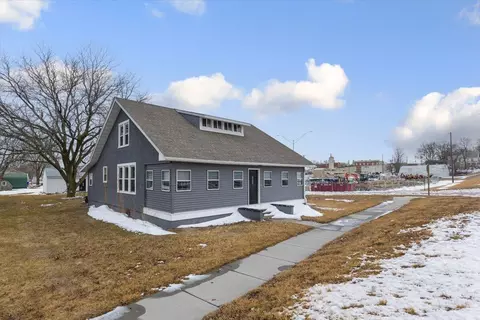 452 S Walnut St, Avoca, IA 51521 photo 2