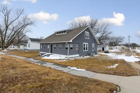 452 S Walnut St, Avoca, IA 51521 photo 4