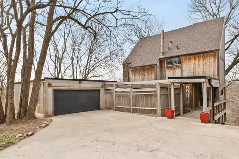1326 Oak Park Rd, Council Bluffs, IA 51503