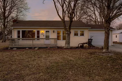 509 Maple St, Henderson, IA 51541