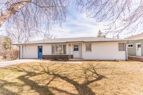 57187 225th St, Glenwood, IA 51534