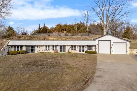 21033 Old Lincoln Hwy Hwy, Crescent, IA 51526