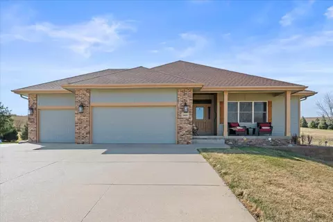 18684 Taylor Ln, Council Bluffs, IA 51503