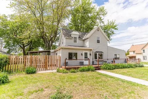 915 Main St, Tabor, IA 51653
