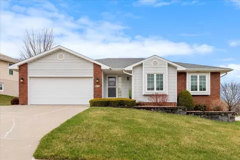 410 Cloverdale Dr, Council Bluffs, IA 51503