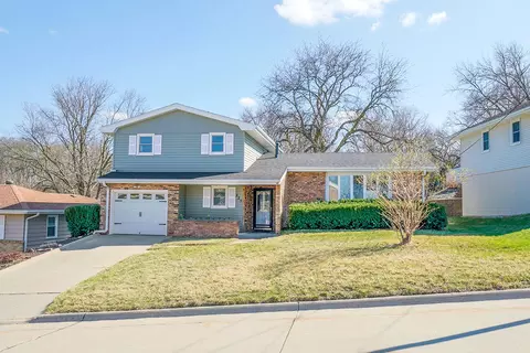 225 Zenith Dr, Council Bluffs, IA 51503
