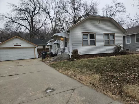 207 Marian Ave, Council Bluffs, IA 51503