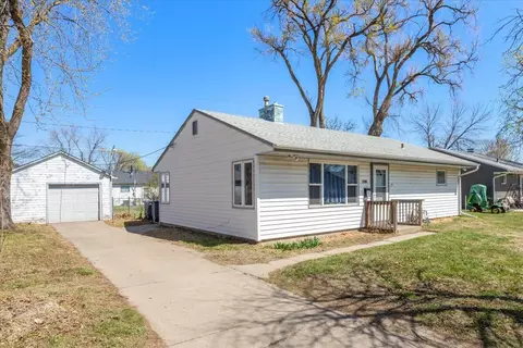 2734 Mcbride Ave, Council Bluffs, IA 51501