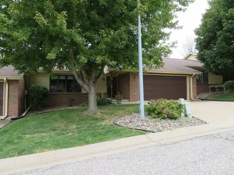 3 Hackett Dr, Oakland, IA 51560