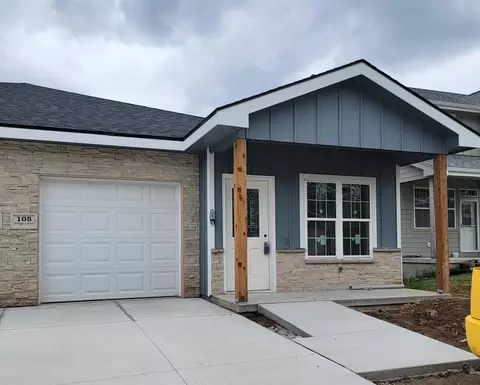 105 Paige Ln, Council Bluffs, IA 51503